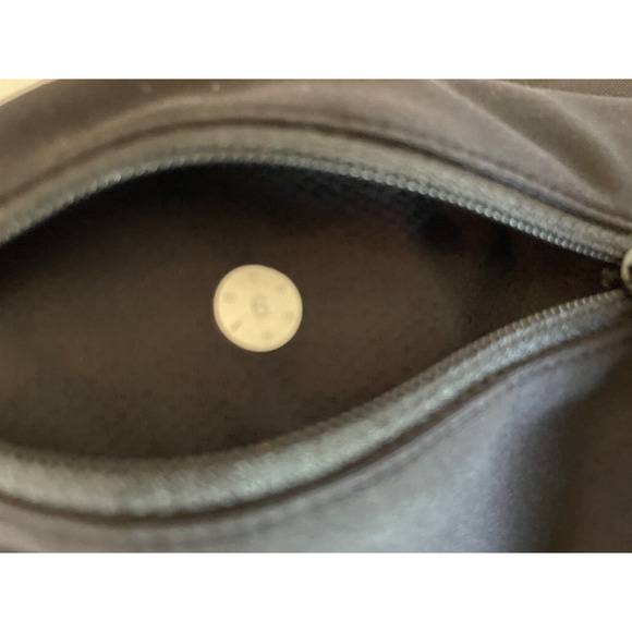 Lululemon Black "Tight Stuff Tight II" Reflective Dots Scalloped Hem Sz 6 - Picture 8 of 9